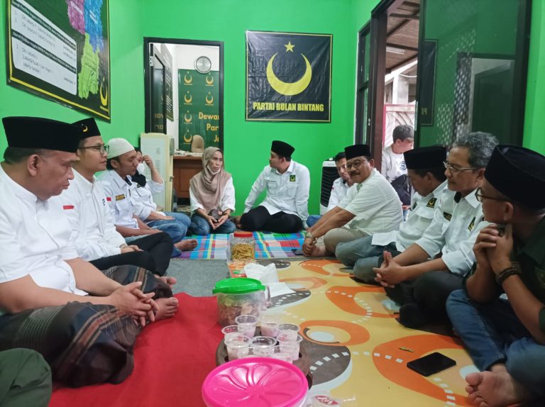 Afriansyah Noor Berpartisipasi dalam Kegiatan Buka Bersama DPC dan PAC Jakarta Selatan