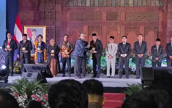 PJ Bangkalan Dapat Anugerah di Malam Penghargaan Hari Keluarga Nasional