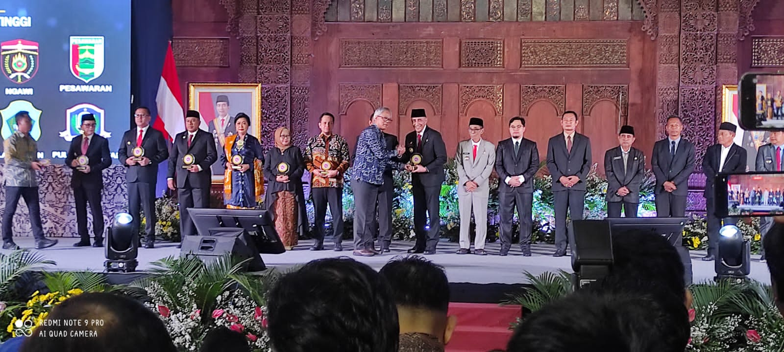 PJ Bangkalan Dapat Anugerah di Malam Penghargaan Hari Keluarga Nasional