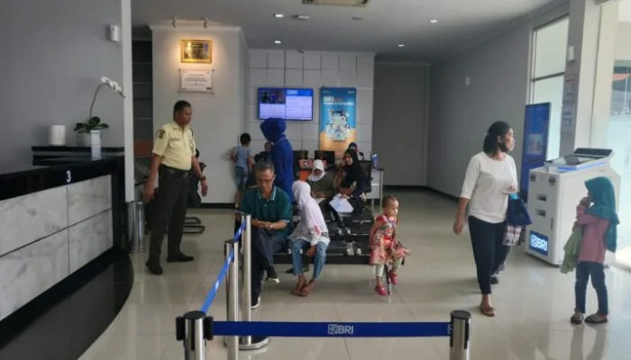 Bantuan Program Indonesia Pintar 2024 Cair, BRI Kanca Lebak Bulus Beri Layanan Prima Penerima Manfaat