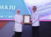 Sertifikat GRC Profesional Utama untuk Ida Fauziyah Diserahkan Langsung oleh Ketua BNSP, Syamsi Hari