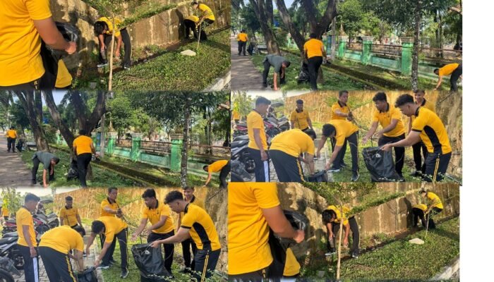 Wujudkan Instruksi Presiden RI, Personel Polda Kalsel Hadir Lewat Aksi Bersih Masjid