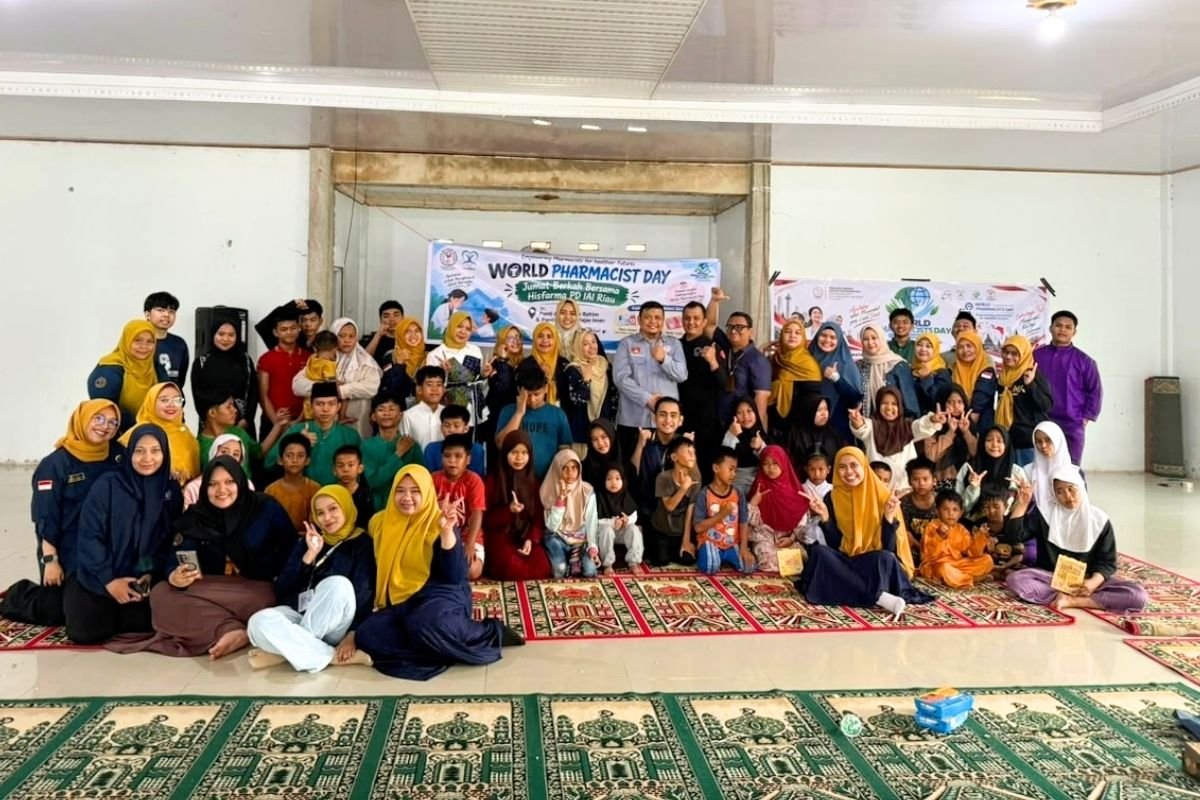 Tak Hanya Bicara Obat, Apoteker Riau Turun Langsung Berbagi dan Edukasi Masyarakat Tak Hanya Bicara Obat, Apoteker Riau Turun Langsung Berbagi dan Edukasi Masyarakat