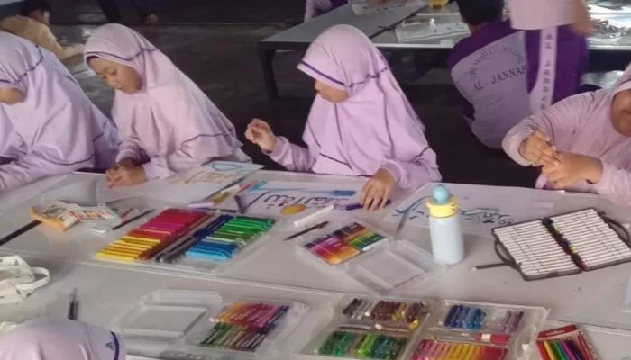Eksperimen Sains Qurani Warnai Festival Literasi Siswa SD di Cimanggis